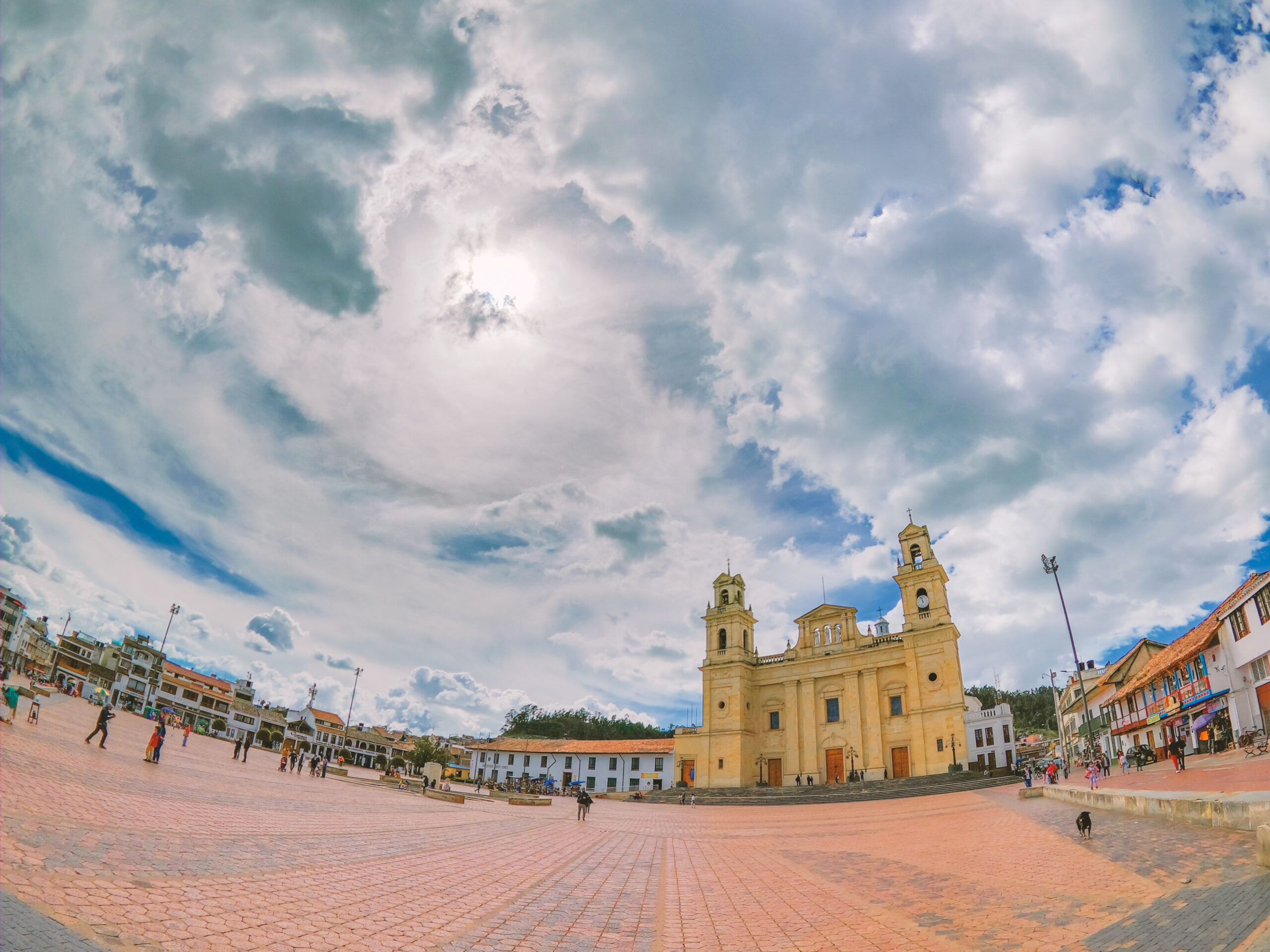 Plaza de Bolívar Chiquinquirá, por Marlon Malpica